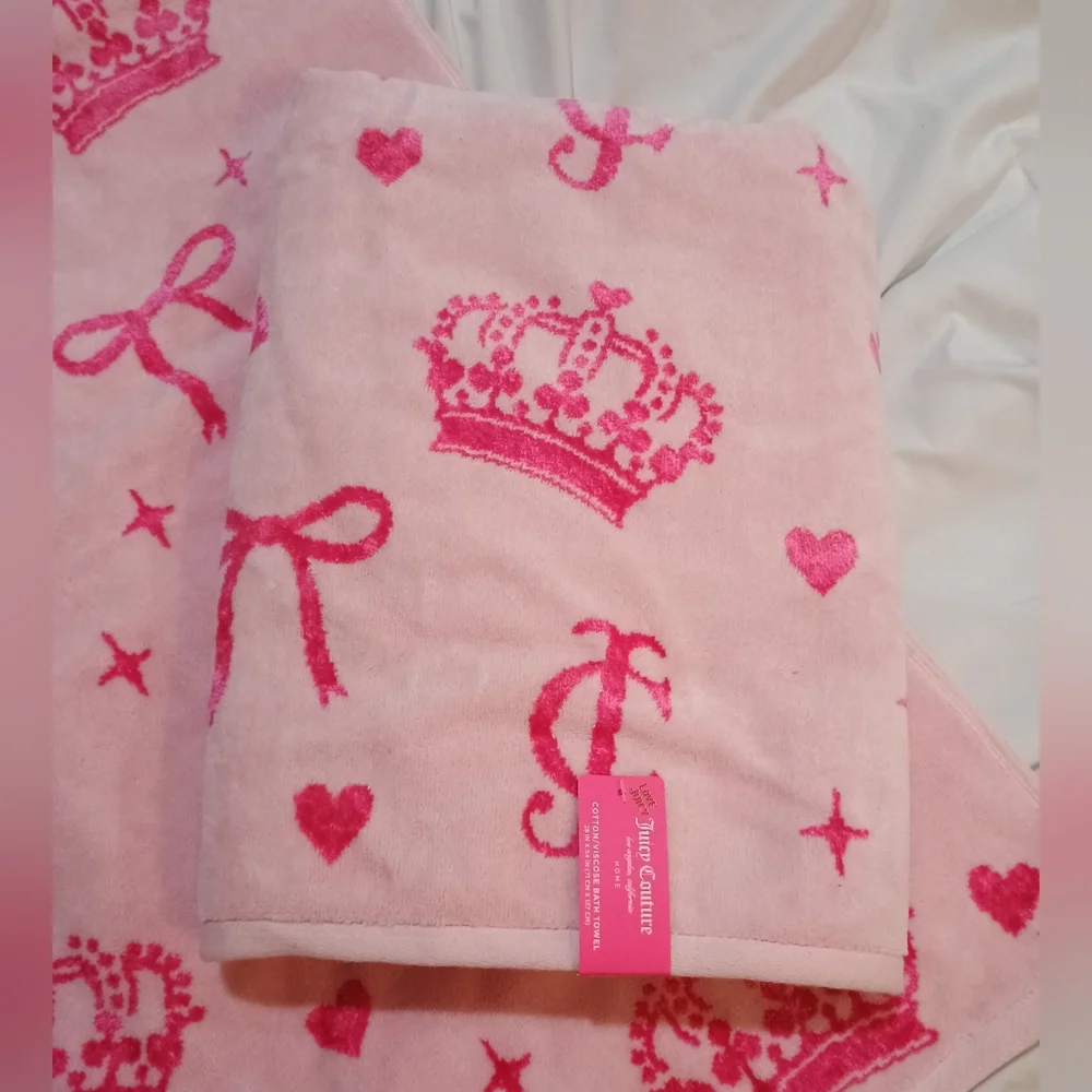 Juicy Couture Princess Treatment Dark Pink Light Pink Set 2 Bath 1 Hand Towel
